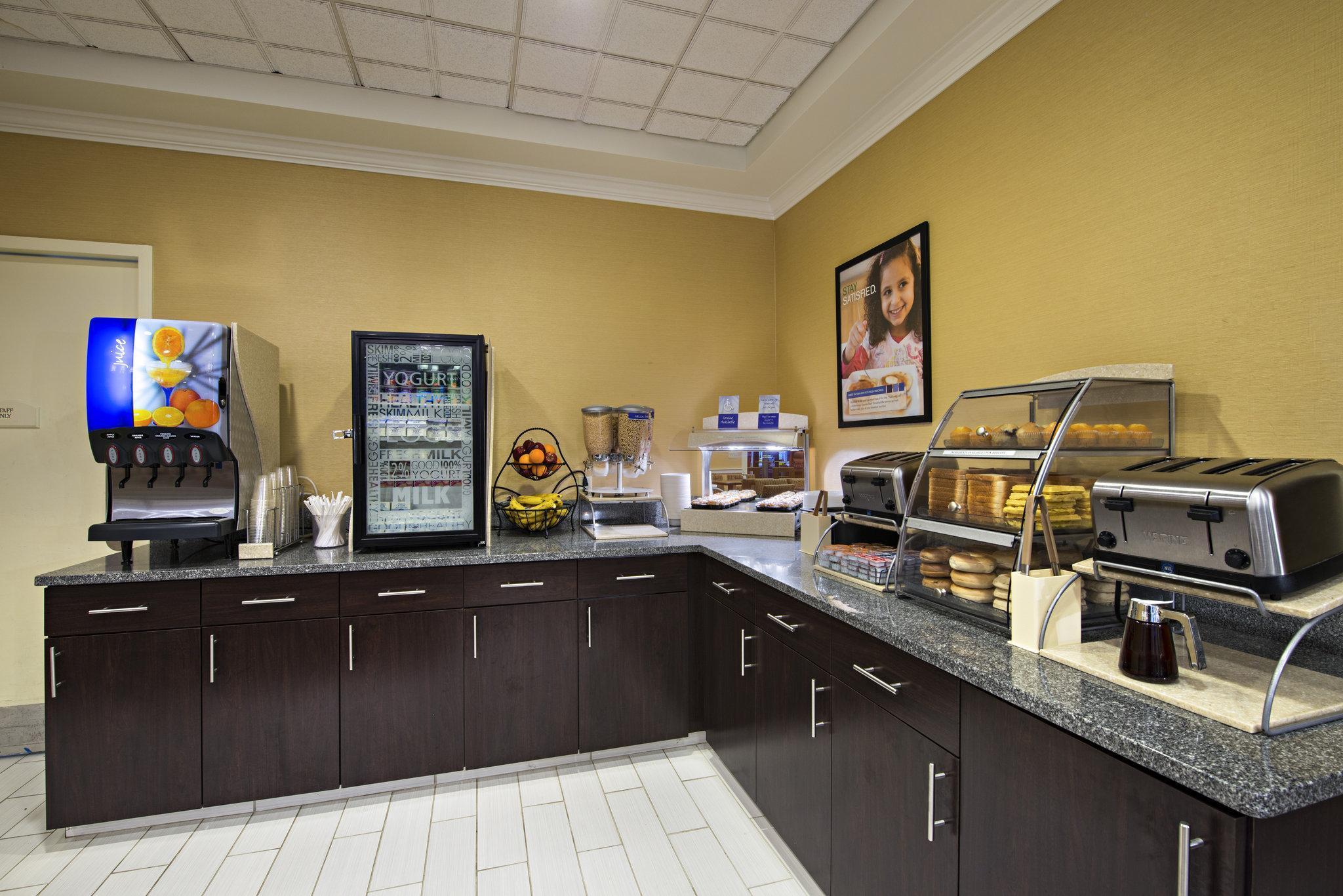 Express & Boston - By Ihg Hotel