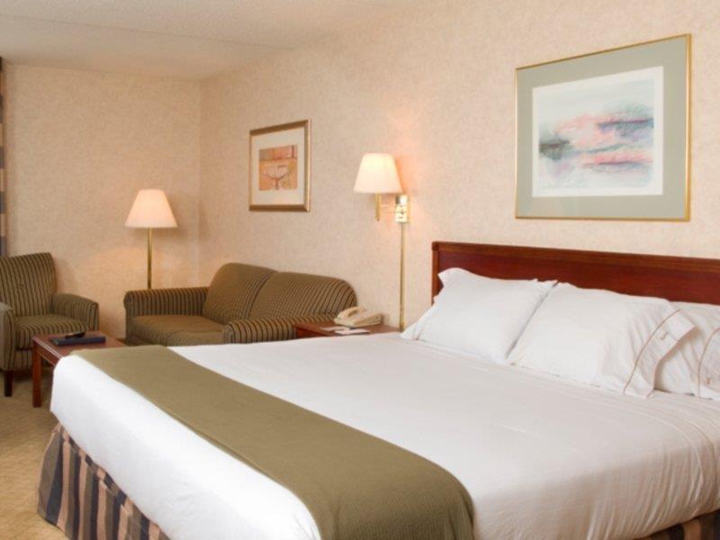 Hotel Express & Boston - By Ihg