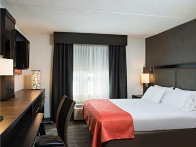 Express & Boston - By Ihg Cambridge