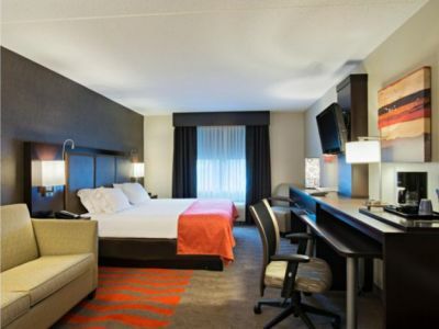 Express & Boston - By Ihg Cambridge